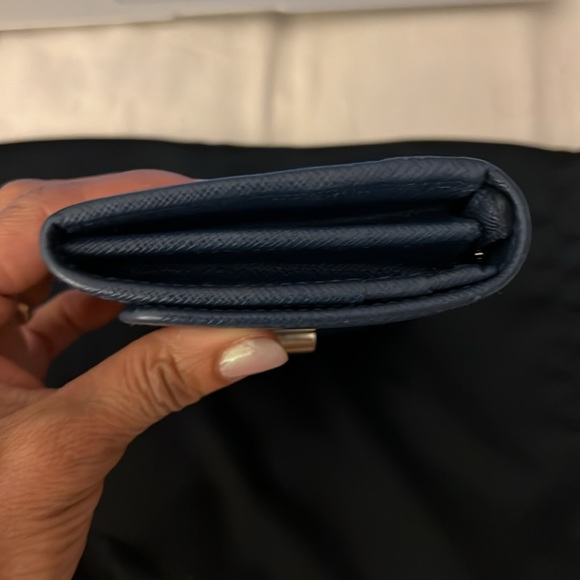 Parada Saffiano lock leather flap wallet with chain card - Picture 10 of 16